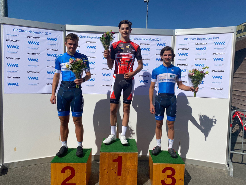 Victor Benareau est tout en haut de la boîte. (Photo : Humard Vélo Passion).