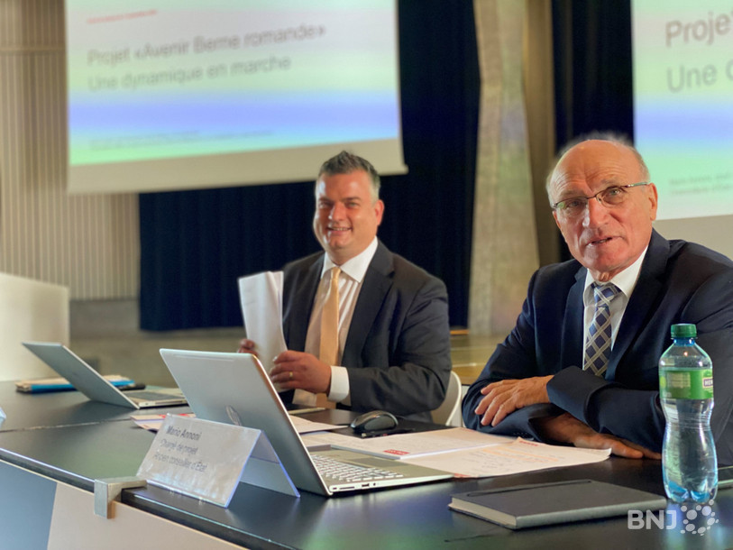 Le chargé de projet pour le canton de Berne Mario Annoni (à droite), ici avec le vice-chancelier d'Etat David Gaffino.