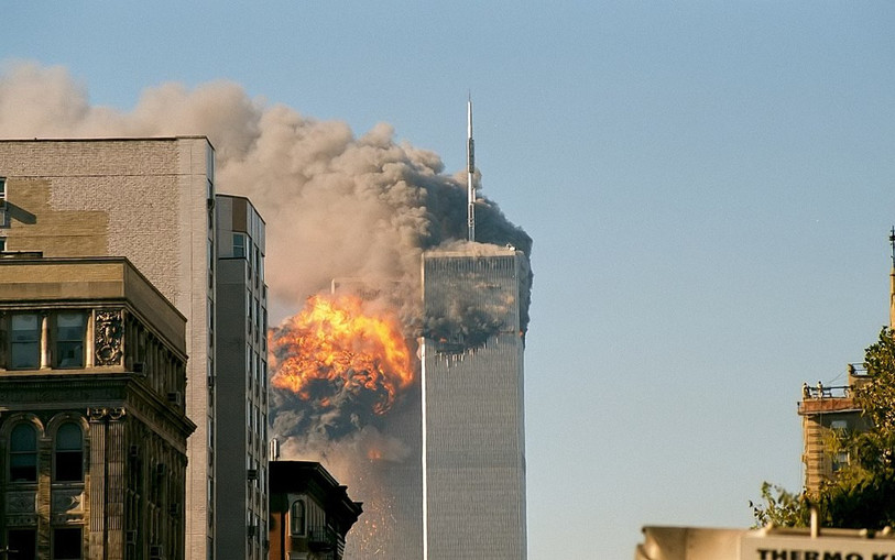 Le crash dans la tour sud du World Trade Center le 11 septembre 2001. (Photo : Robert J. Fisch, CC BY-SA 2.0).