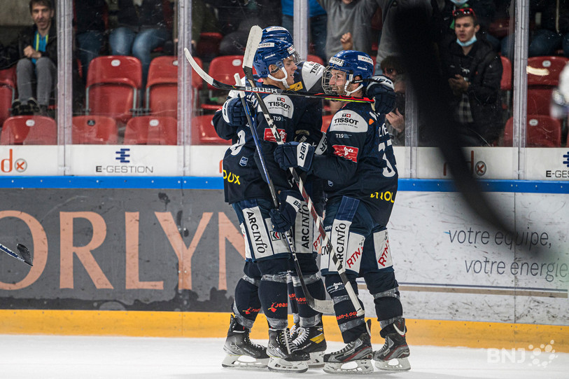 Les joueurs du HCC ont savouré leur victoire (photo : Jonathan Vallat)
