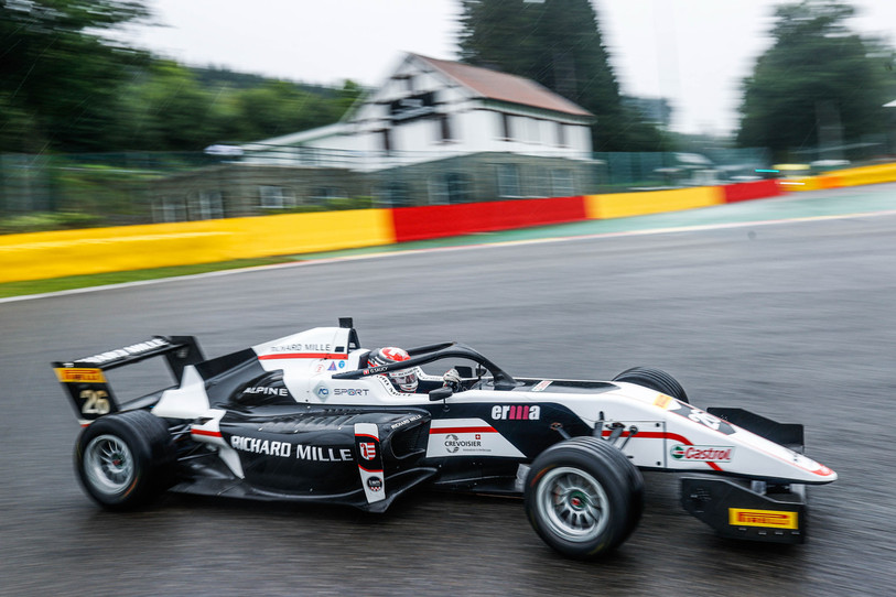 Grégoire Saucy a assuré son titre de champion bien avant les dernières courses à Monza. (photo : Actualfoto/www.formularegionaleubyalpine.com).
