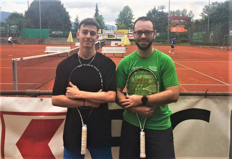 Nathan Imbriani (à gauche) est le roi du tennis jurassien. Il a battu en finale Guillaume Ory (photo: TCD).