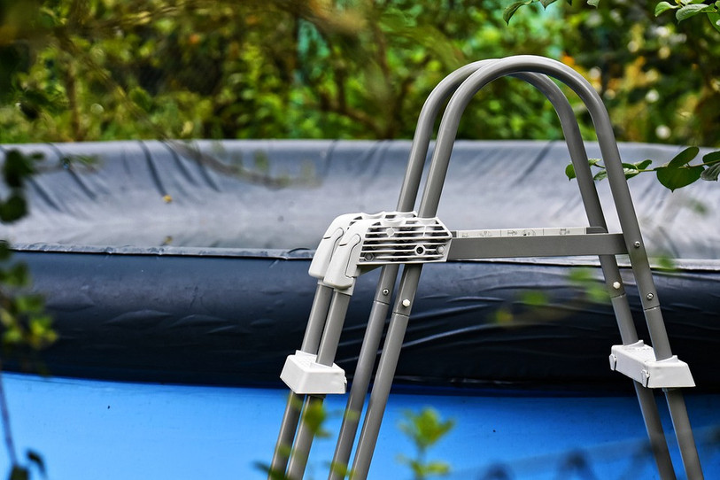 Il est interdit de vider l'eau de la piscine dans la nature. (Photo: Libre de droit)