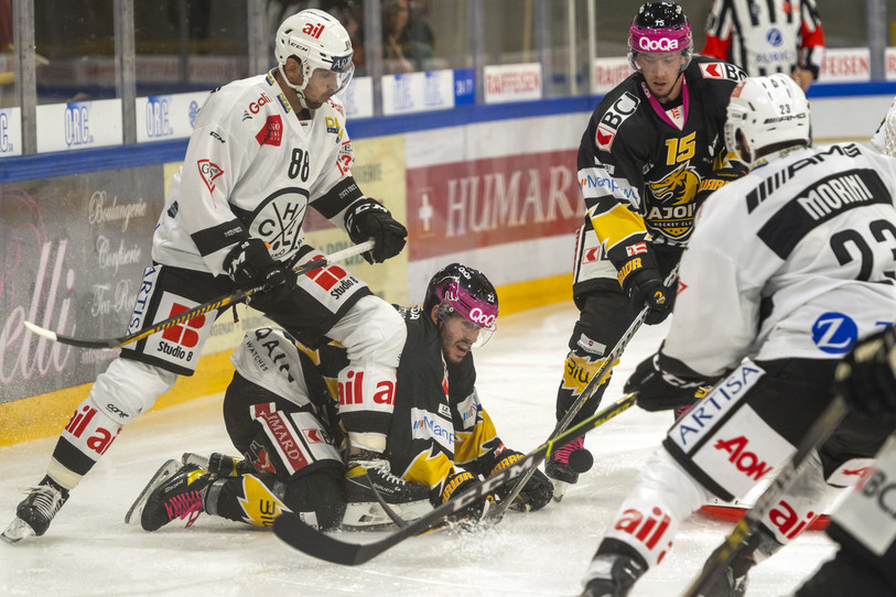 A l'image de Lars Frei, le HCA a souvent mis le genou à terre mardi soir contre Lugano. (photo : KEYSTONE/GEORGIOS KEFALAS)