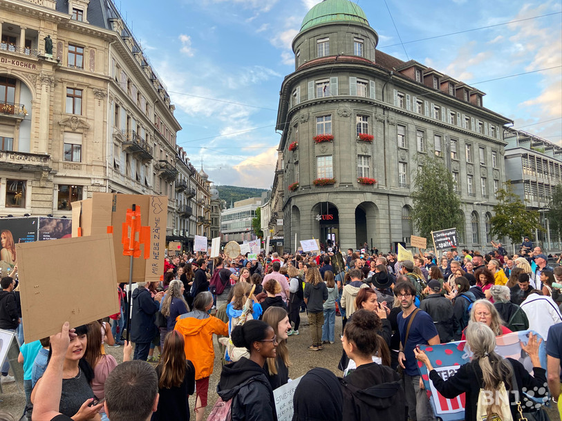 La manifestation s'est terminée sur la Place centrale.