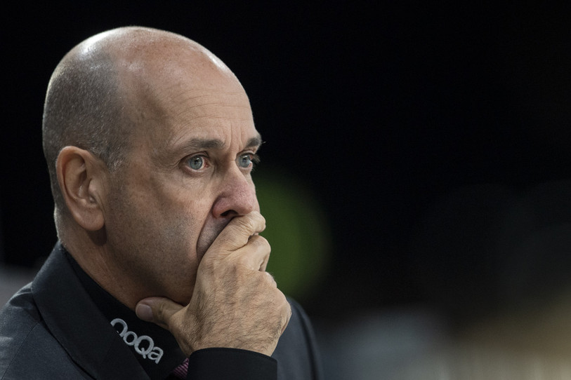 L'entraîneur du HC Ajoie Gary Sheehan ne sait pas sur quels étrangers il pourra s'appuyer pour les prochains matches du HC Ajoie (photo : KEYSTONE/Ennio Leanza).