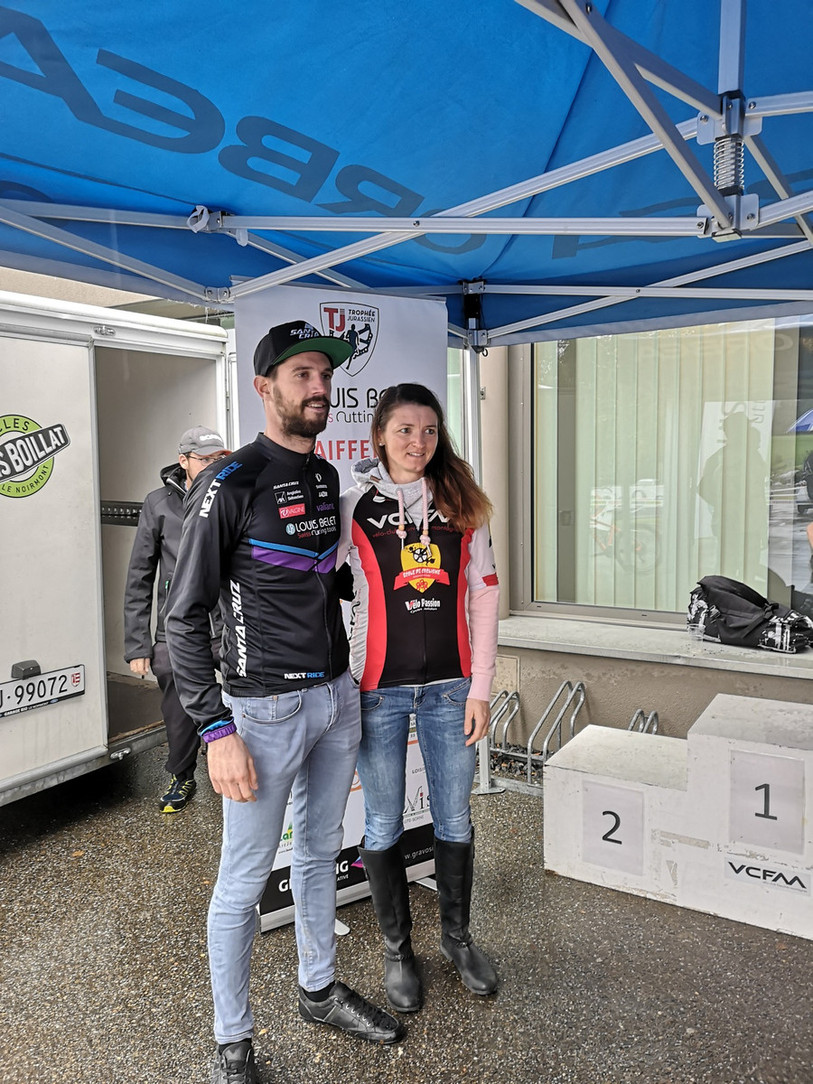Jérémy Brechbühl et Marianne Froidevaux vainqueurs du Tour des Sommêtres (photo : Vélo Club Franches-Montagnes).