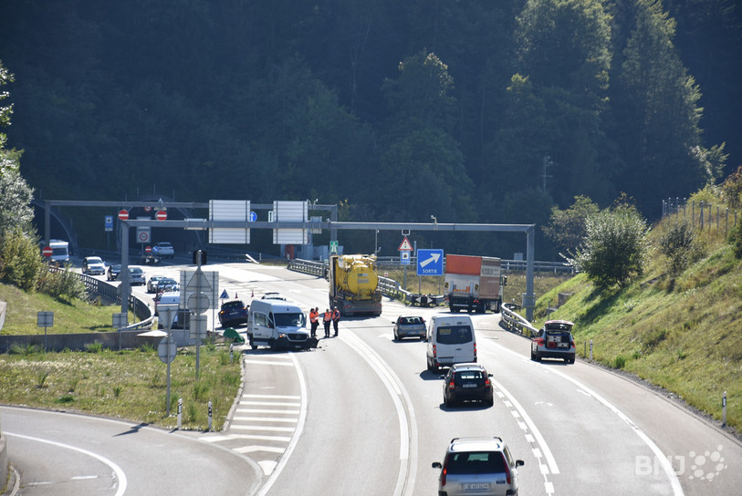 L'accident s'est déroulé à la sortie du tunnel du Pierre Pertuis sur l'A16.
