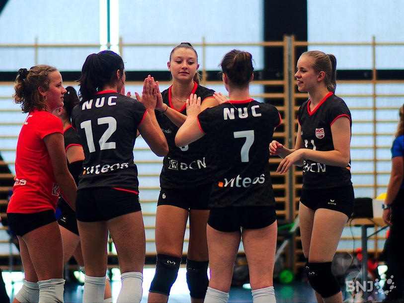 Les joueuses du NUC 2 peuvent exulter: elles ont bien commencé leur championnat. (photo: Pierre Boldt)