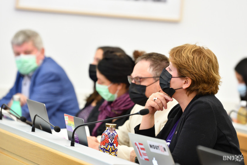 La motion de la députée verte Céline Robert-Charrue Linder (à droite) demande de l'exemplarité en matière de développement durable pour les services et collaborateurs de l'Etat. (Photo : archives / Georges Henz).
