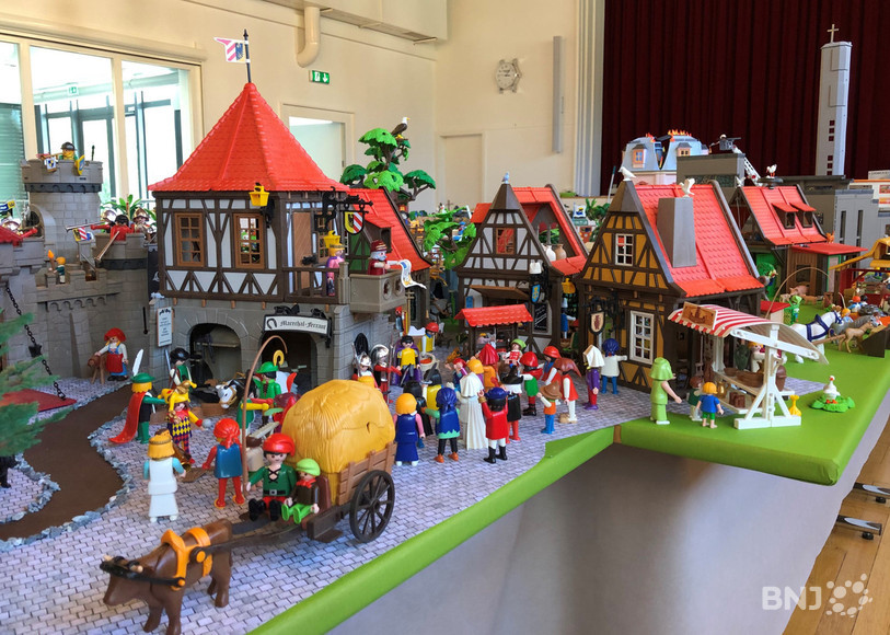 L'exposition revient sur plusieurs scènes de l'histoire chrétienne.