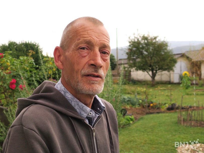 Martial Berdat à proximité de son jardin