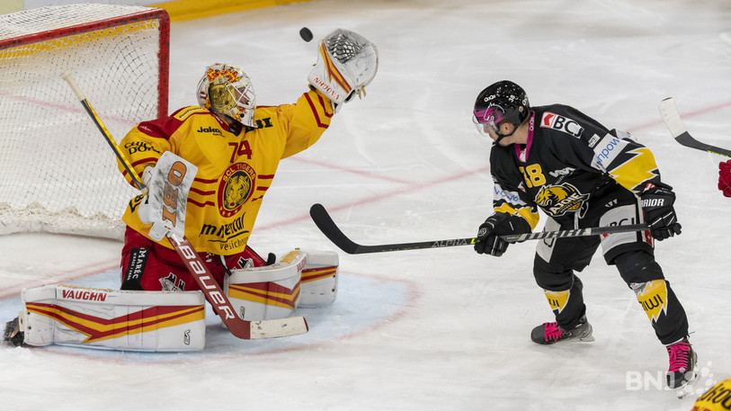 Guillaume Asselin a souvent porté le danger devant le but d’Ivars Punnenovs et a relancé son équipe en égalisant d’un tir magistral (Photo : KEYSTONE/GEORGIOS KEFALAS)
