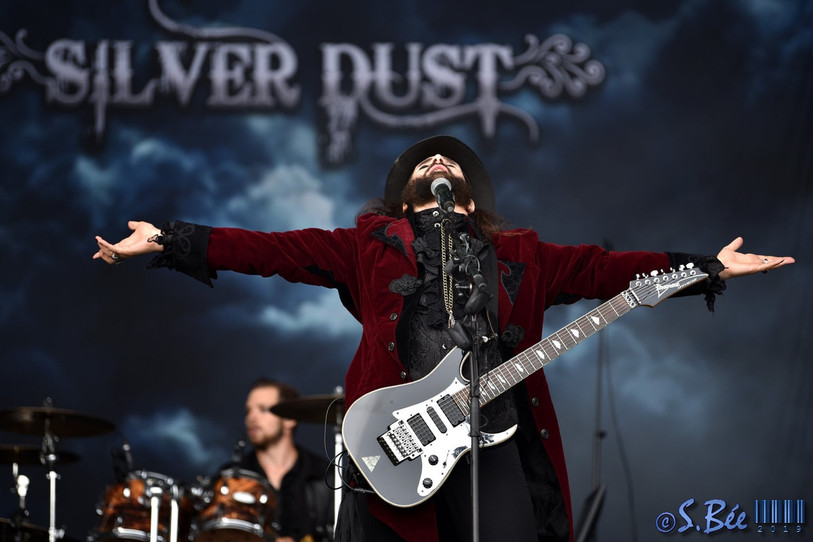 Silver Dus aura la chance de côtoyer de près des grands noms du rock. Photo: Stéphane Bée