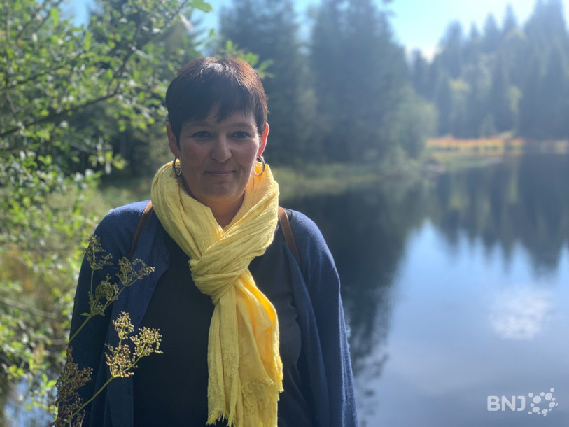 Toinette Wisard, propriétaire d'un gîte à Saignelégier, a fait le guide pour RFJ à l'étang des Royes.