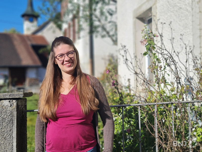 Maëlle Bader tient les clés de la paroisse de Courtelary-Cormoret depuis une année. 