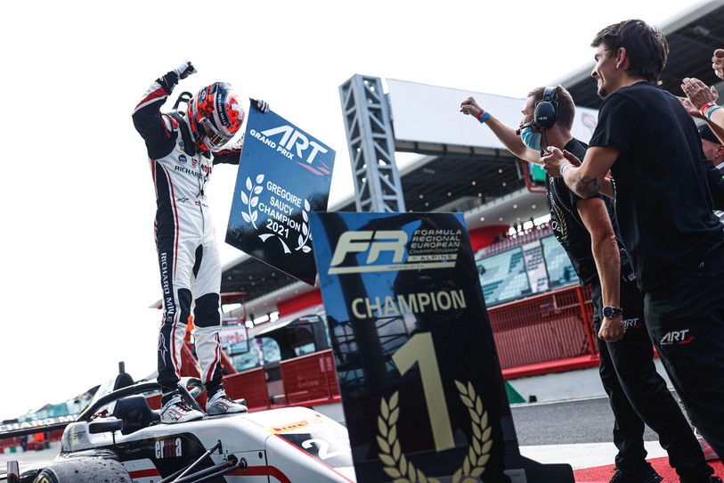 Grégoire Saucy a fêté son sacre trois courses avant la fin du championnat (photo : www.formularegionaleubyalpine.com).