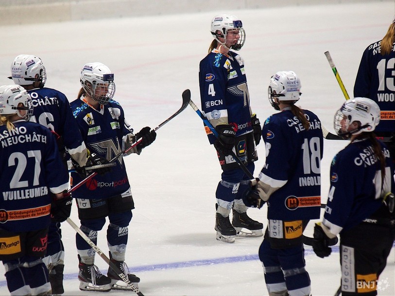 La Neuchâtel Hockey Academy s'est démenée en vain samedi soir face au leader du championnat. (photo : archives)