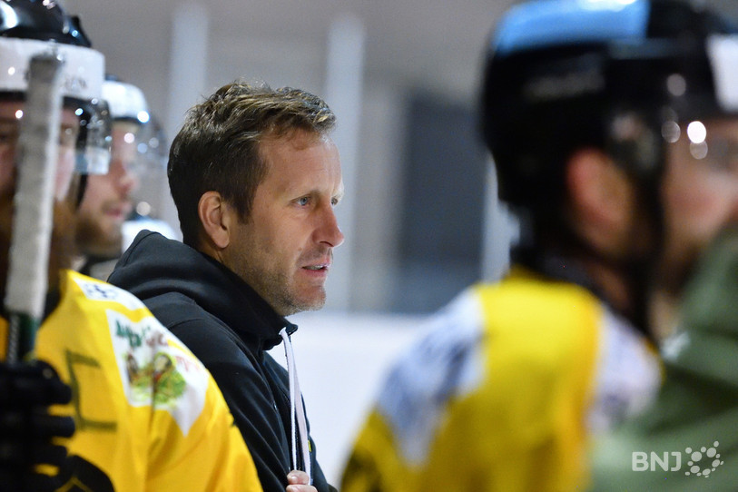 Le HC St-Imier de Steve Pochon recevra Dübendorf pour une place en finale de la National Cup. (Photo : Georges Henz)