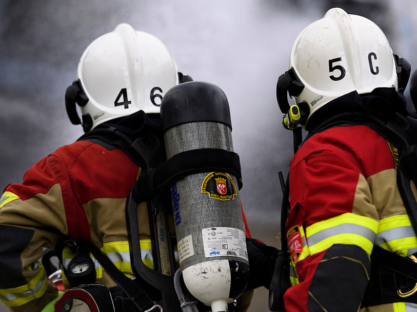 Seize
personnes étaient présentes dans l’immeuble lorsque celui-ci a été ravagé par
les flammes. (Photo : illustration KEYSTONE / Anthony Anex).