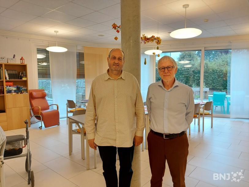 Jean-Marc Ummel (à gauche) et Bertrand Streiff sont heureux de pouvoir à nouveau accueillir des personnes dans le foyer de jour. 