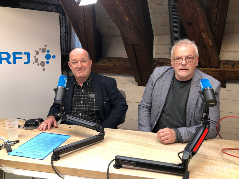 Le député PLR Alain Schweingruber (à gauche) et le député CS-POP Christophe Schaffter, tous deux avocats, ont débattu dans l'émission Pure Politique au sujet de l'avenir de l'article 138.