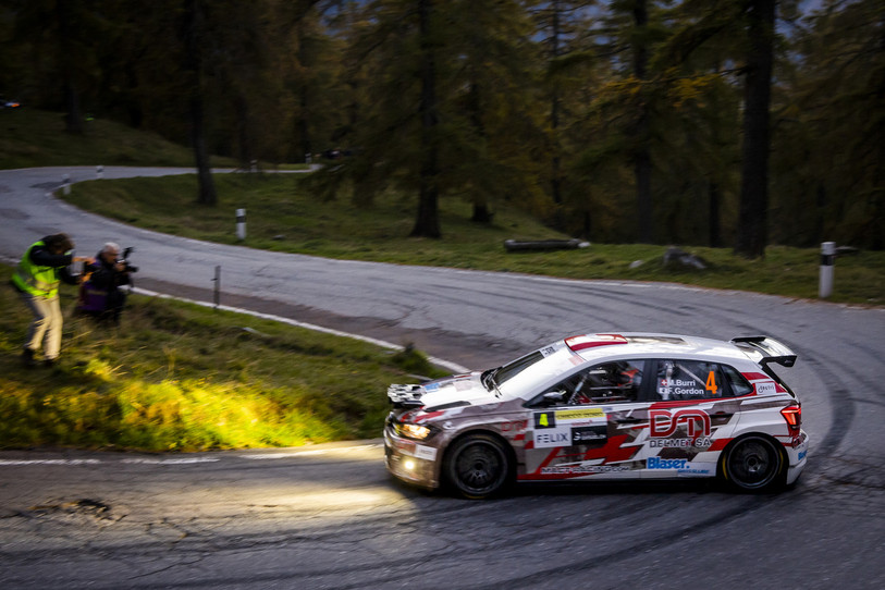 Michael Burri au volant de sa VW Polo Gti sur les routes du Rallye du Valais (photo : KEYSTONE/Jean-Christophe Bott).