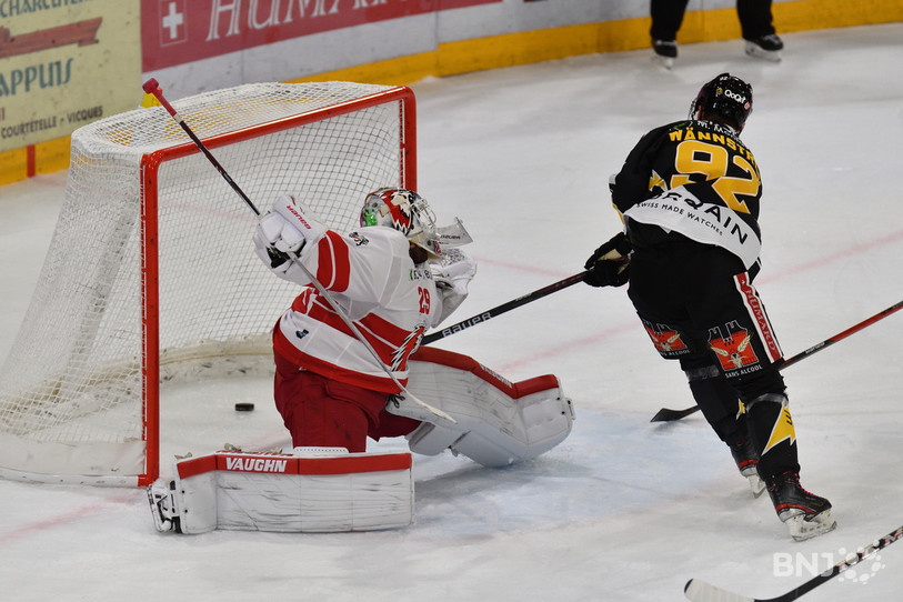 Sebastian Wännström trompe le gardien lausannois Luca Boltshauser: 1-1.