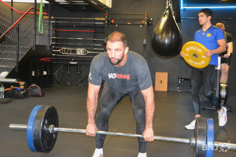 Volkan Oezdemir à l'entraînement à la Fight Move Academy.