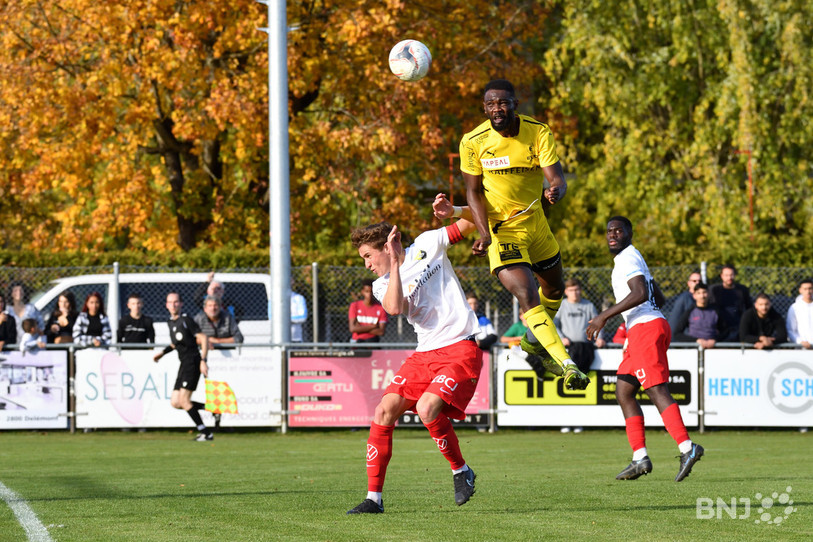 Badji Coulibaly a marqué un nouveau but de la tête dimanche (ici contre les SR Delémont il y a une semaine) (photo : Georges Henz).