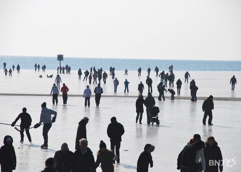 Patinage sur le lac gelé à La Tène