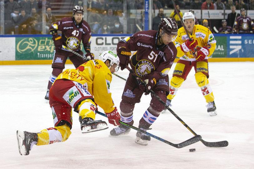 Fabio Hofer, qui faisait son grand retour de blessure, n'a pu empêcher son équipe de trébucher. (Photo : KEYSTONE/Salvatore Di Nolfi)