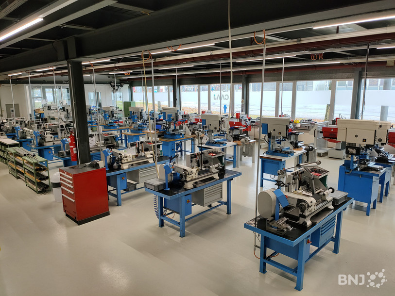 Les machines n'attendent plus que les apprentis dans les nouveaux locaux du CAAJ à La Chaux-de-Fonds.
