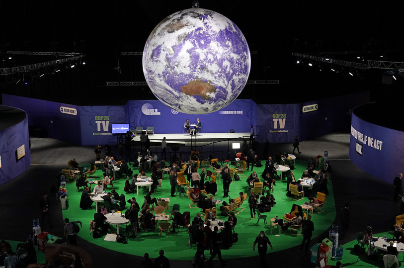 Des délégués se réunissent lors du sommet des Nations Unies sur le climat COP26 à Glasgow, en Écosse. (Photo : KEYSTONE / AP / Alberto Pezzali).