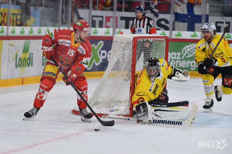 Gilian Kohler et le HC Bienne retrouveront le CP Berne du gardien Philip Wüthrich le 12 janvier à la Tissot Arena (photo : Georges Henz).