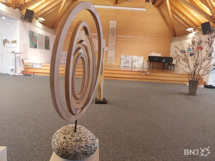 Diverses sculptures et peintures sont exposées dans le cadre d'EvilArt. 