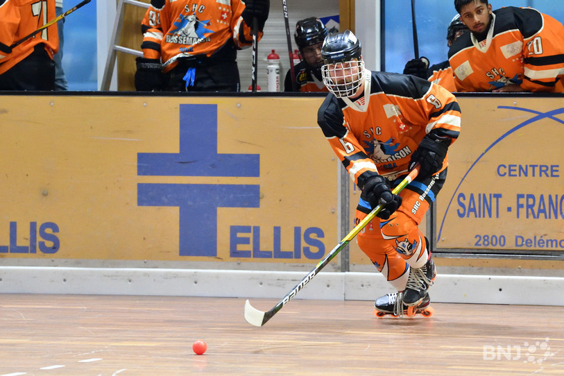 Clément Stemer et le SHC Rossemaison reviennent à 1-1 dans cette finale (photo : Georges Henz).