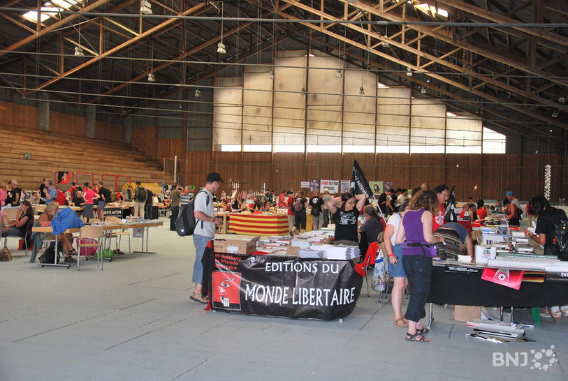 Vue du salon du livre anarchiste