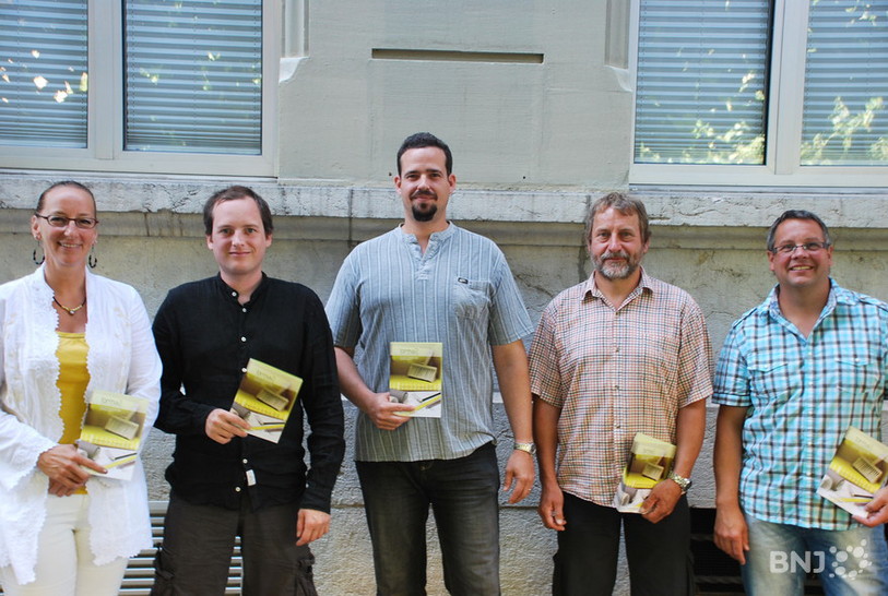 Laetitia Geiser, secrétaire patronale, BNMB, Lucas Dubuis, responsable du secteur artisanat, Synicat Unia, Stéphane Ducommun, charpentier ébéniste, Fabien Vuillème, chargé de formatin et sécurité à Forma2 et Phiilippe Voisard, peintre en bâtiment ont présenté mardi le projet Forma2.