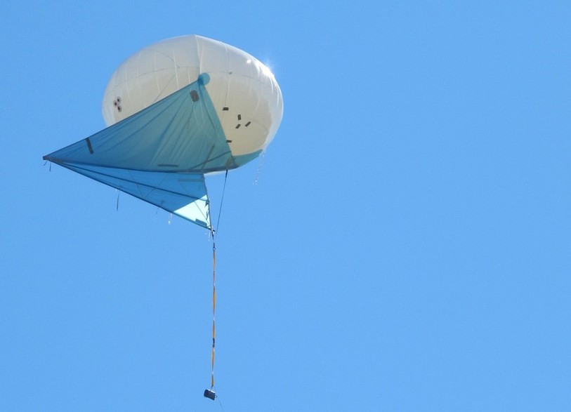 Un enregistreur est accroché à un ballon de 9 mètres cubes.