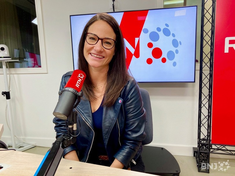 Audrey Virgilio dans les studios de RTN en 2021 après sa participation à la Diagonale des Fous. (Photo: archives)