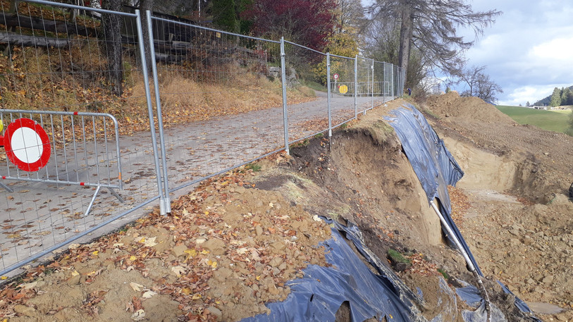 Le chantier a été arrêté immédiatement sur ordre des autorités de Tramelan. Il ne pourra reprendre que lorsque des opérations de consolidation auront été réalisées. (Photo : Services techniques de Tramelan).