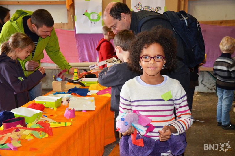 Confection de poules au 25e Marché Bio de Saignelégier