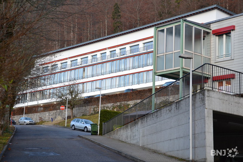 Le maintien des sites hospitaliers de la région, ici celui de l'HJB à Saint-Imier, pourrait être inscrit dans la loi.