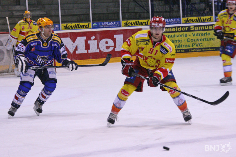Deux buts pour Charpentier