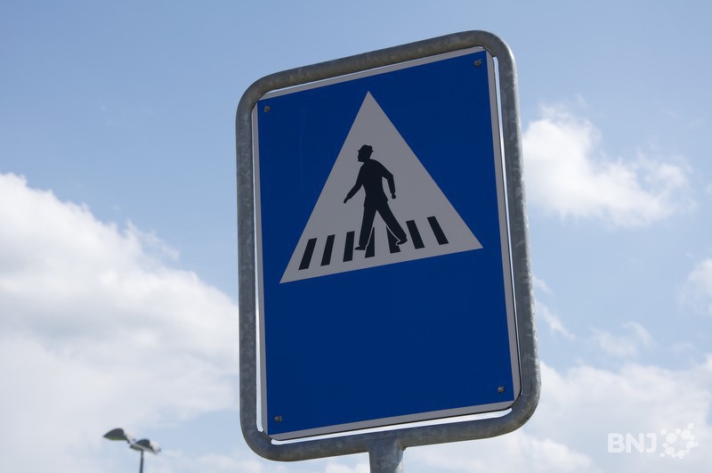 Prudence à l'approche des passages piétons!