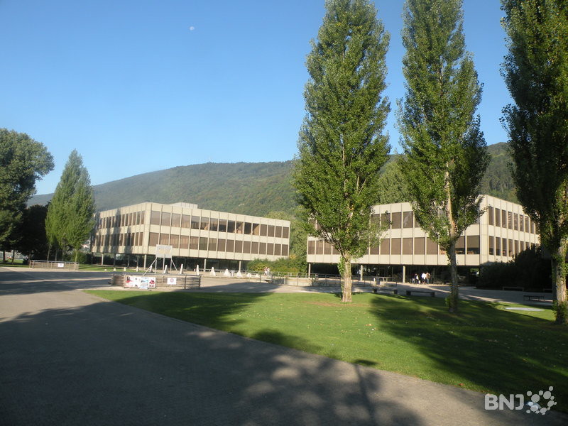 Les francophones du canton de Berne continueront de fréquenter le gymnase de Bienne. Ils ne pourront pas choisir d'effectuer leur maturité à Neuchâtel Porrentruy ou à Neuchâtel.