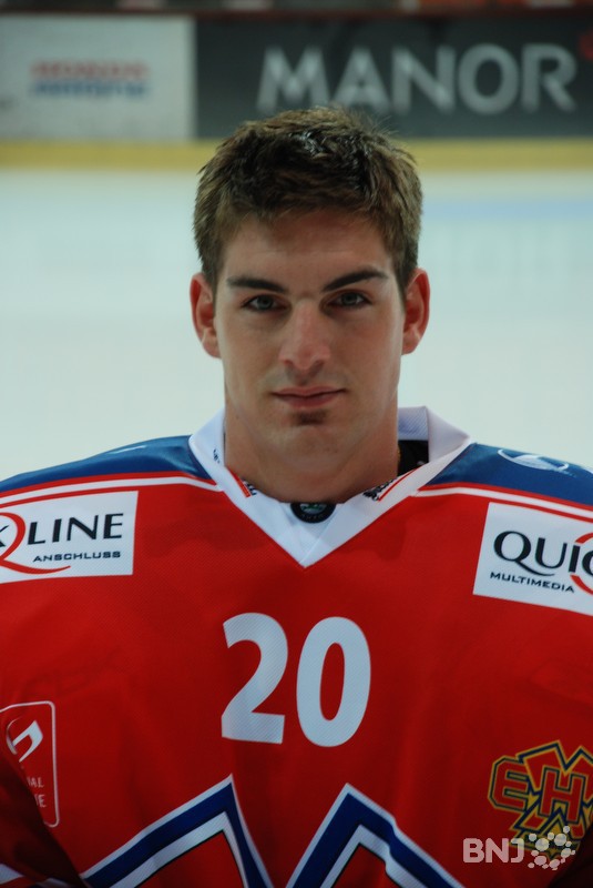Reto Berra a quitté la glace à la 33e minute