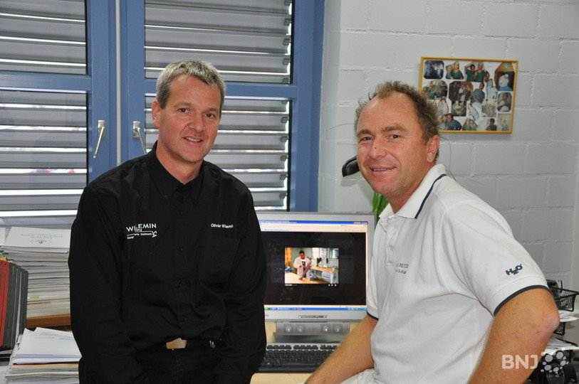 Olivier Willemin (à gauche) et Jörg Peltzer préparent l'action Pédalez pour l'Ethiopie