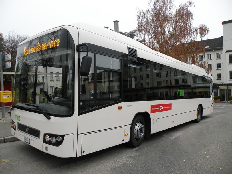 Bus hybride testé par les Transports publics biennois